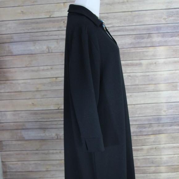 AVENUE Black 3/4 Sleeve Rounded-Neck Maxi Dress - Picture 7 of 8